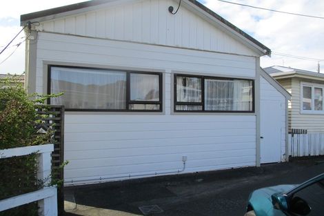 Photo of property in 81 Northland Road, Northland, Wellington, 6012