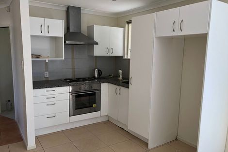 Photo of property in 40 Chatsworth Crescent, Pakuranga Heights, Auckland, 2010