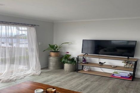 Photo of property in 11a Rishworth Avenue, Stanmore Bay, Whangaparaoa, 0932