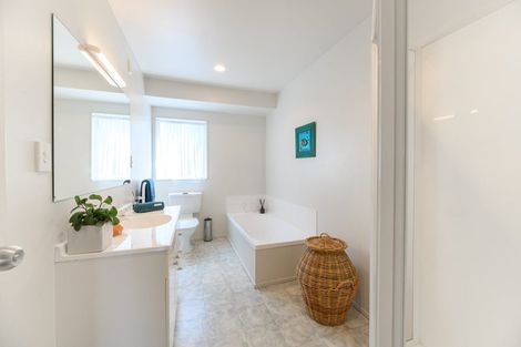 Photo of property in 3 Paua Place, Mount Roskill, Auckland, 1041