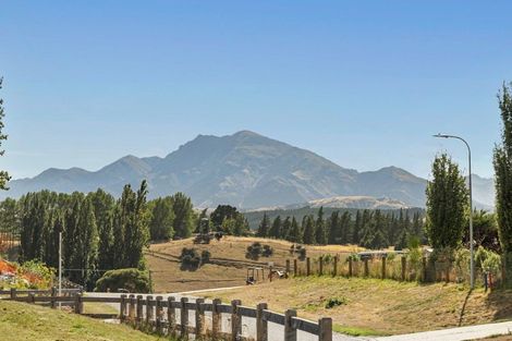 Photo of property in 7 Saint Just Place, Wanaka, 9305