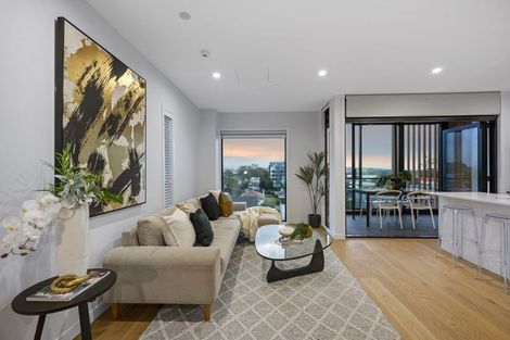 Photo of property in Frank Sargeson Apts, 401/74 Anzac Street, Takapuna, Auckland, 0622