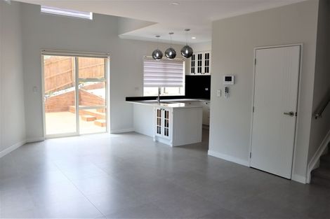 Photo of property in 1 Beatrice Place, Flat Bush, Auckland, 2016