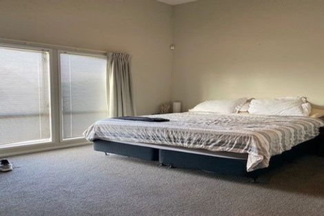 Photo of property in 8a Madeira Lane, Grafton, Auckland, 1023