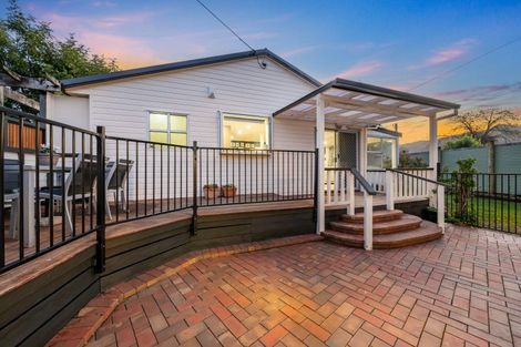 Photo of property in 12 Coates Grove, Silverstream, Upper Hutt, 5019