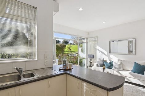 Photo of property in 2/1-5 Gleanor Avenue, Oteha, Auckland, 0632