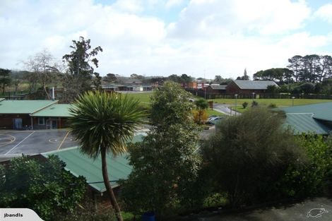 Photo of property in 32 Albionvale Road, Glen Eden, Auckland, 0602