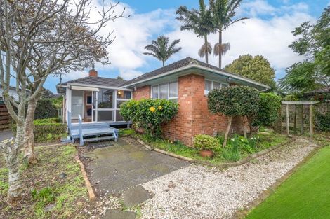 Photo of property in 56 Botany Road, Botany Downs, Auckland, 2010