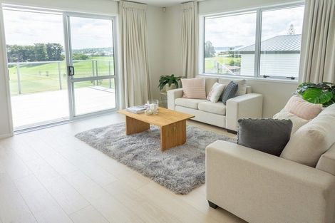 Photo of property in 20 Waititiro Rise, Stanmore Bay, Whangaparaoa, 0932