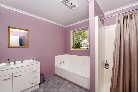 Photo of property in 82 Starveall Street, Brightwater, 7022