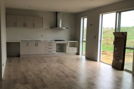 Photo of property in 15 Mclachlan Way, Pokeno, 2471