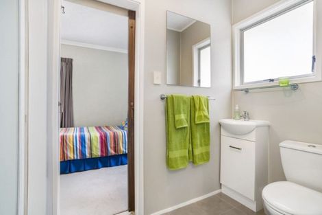 Photo of property in 1/56 Knightsbridge Drive, Forrest Hill, Auckland, 0620