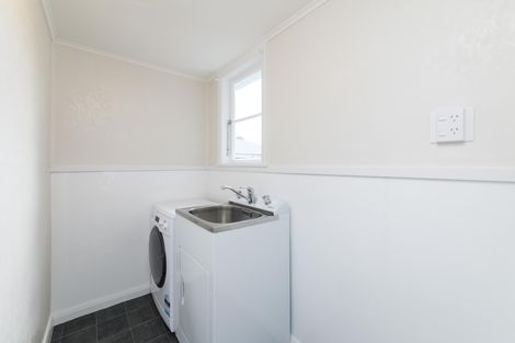 Photo of property in 21 Vernon Avenue, Takaro, Palmerston North, 4412