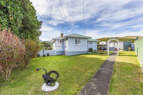 Photo of property in 130 Bedford Street, Cannons Creek, Porirua, 5024