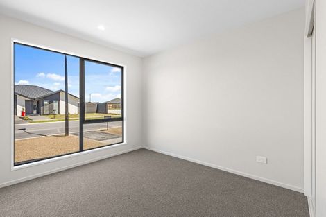 Photo of property in 13 Vista Crescent, Maoribank, Upper Hutt, 5018