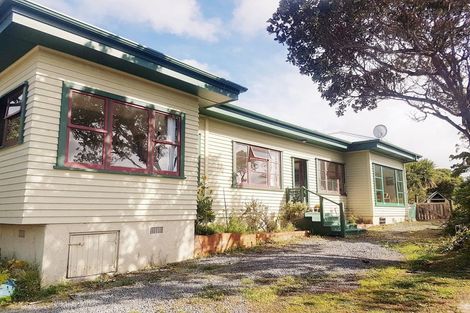 Photo of property in 2 Akatea Road, Korokoro, Lower Hutt, 5012