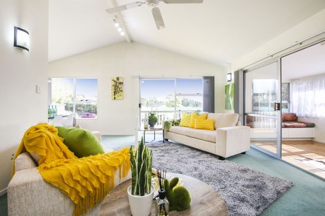 Photo of property in 3 Malmo Place, Massey, Auckland, 0614