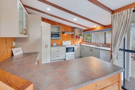 Photo of property in 25 Honeysuckle Lane, Mairangi Bay, Auckland, 0630