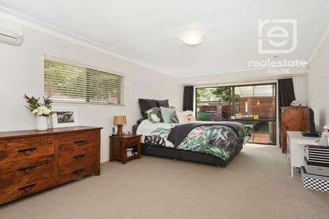 Photo of property in 5 Cumbrian Place, Conifer Grove, Takanini, 2112