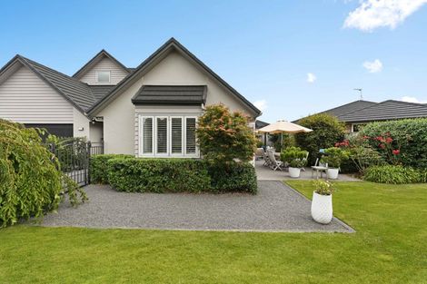 Photo of property in 194 Saint James Drive, Huntington, Hamilton, 3210