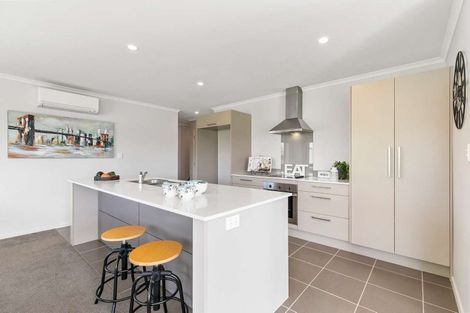 Photo of property in 2 Poaka Avenue, Takanini, 2112