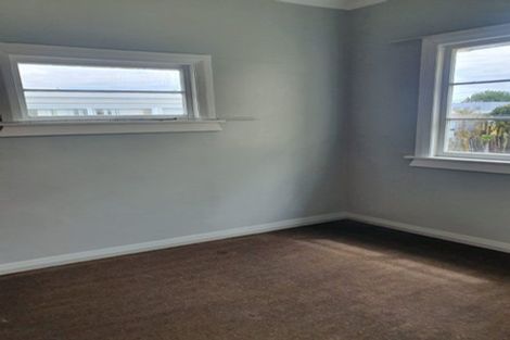 Photo of property in 129 Cambridge Street, Levin, 5510