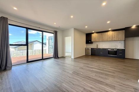 Photo of property in 18 Horokaka Street, Massey, Auckland, 0614