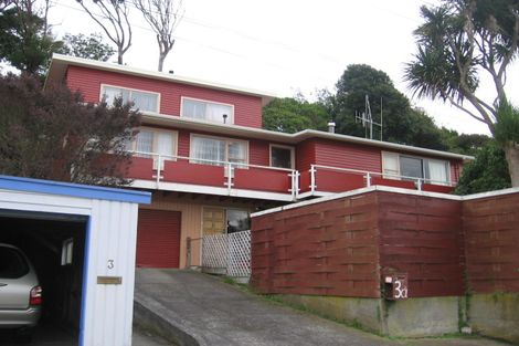 Photo of property in 3a Rewa Terrace, Tawa, Wellington, 5028