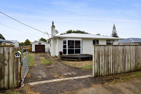 Photo of property in 28 Patu-kukupa Street, Manaia, 4612