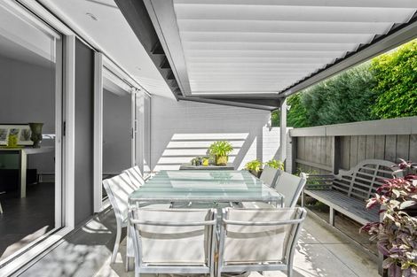 Photo of property in 1/64 Seaview Road, Castor Bay, Auckland, 0620