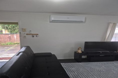 Photo of property in 2/5a Camp Road, Mount Wellington, Auckland, 1062