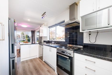 Photo of property in 28 Cascade Crescent, Westbrook, Palmerston North, 4412