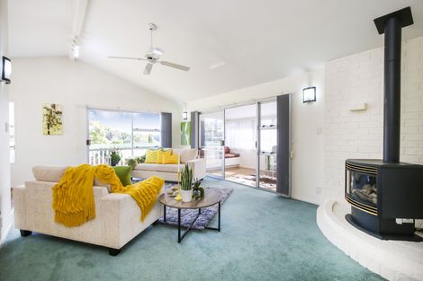 Photo of property in 3 Malmo Place, Massey, Auckland, 0614