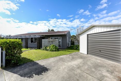 Photo of property in 12 Warren Place, Frankleigh Park, New Plymouth, 4310