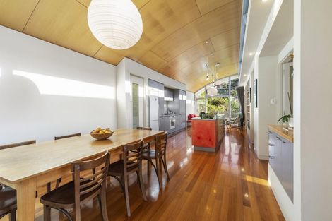 Photo of property in 74 Glen Road, Kelburn, Wellington, 6012