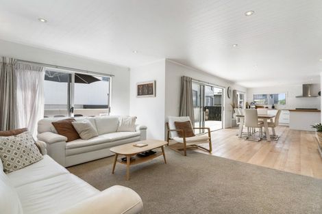 Photo of property in 106 Saint Patricks Row, Whangamata, 3620