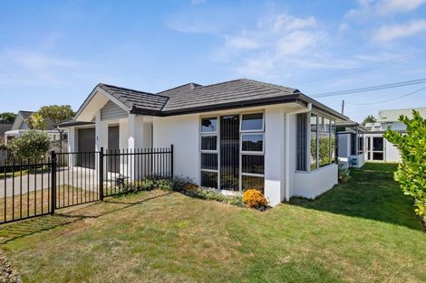 Photo of property in 4 Sawyers Way, New Plymouth, 4310
