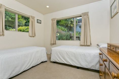 Photo of property in 8 Falstone Lane, Browns Bay, Auckland, 0630