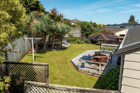 Photo of property in 6 Milne Place, Merrilands, New Plymouth, 4312