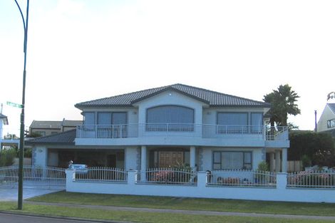 Photo of property in 16 Waimanu Bay Drive, Te Atatu Peninsula, Auckland, 0610