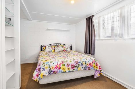 Photo of property in 8 Chelwood Street, Takaro, Palmerston North, 4412