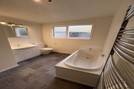 Photo of property in 5 Crofton Road, Ngaio, Wellington, 6035