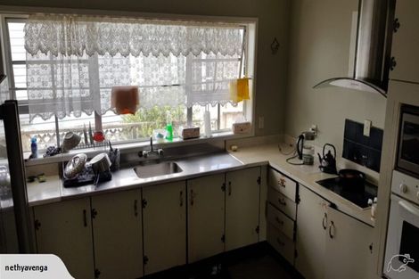 Photo of property in 32 Gilbass Avenue, Hamilton Lake, Hamilton, 3204