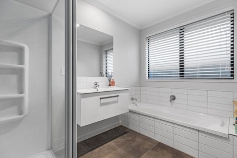 Photo of property in 40 Te Ranga Memorial Drive, Pyes Pa, Tauranga, 3112