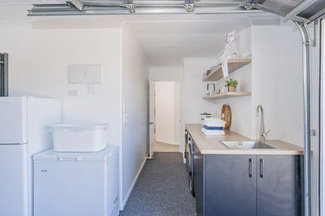 Photo of property in 31 Wells Place, Whitianga, 3510