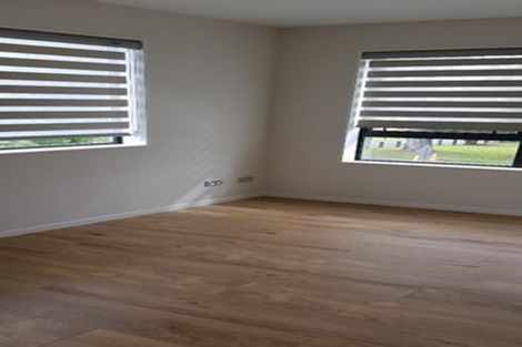 Photo of property in 5/532 Glenfield Road, Glenfield, Auckland, 0629