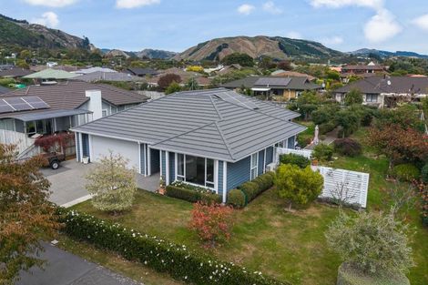 Photo of property in 27 Waipunahau Road, Waikanae, 5036