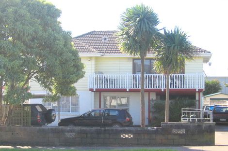 Photo of property in 11 Garelja Road, Henderson, Auckland, 0612