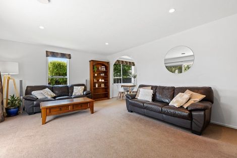 Photo of property in 52 Solomon Avenue, Redwood, Christchurch, 8051