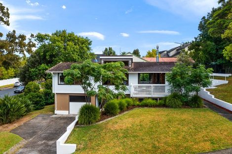 Photo of property in 2 Morlie Place, Torbay, Auckland, 0630